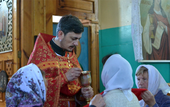 Протоиерей Александр Вербило в храме Преображения Господня в д.Велятичи