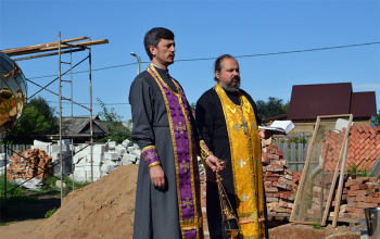 На зембинском храме установлен купол