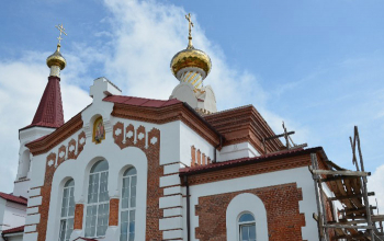 На зембинском храме установлен купол