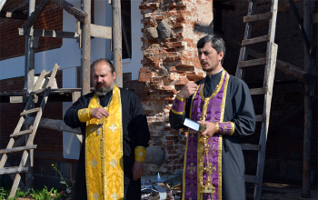 На зембинском храме установлен купол