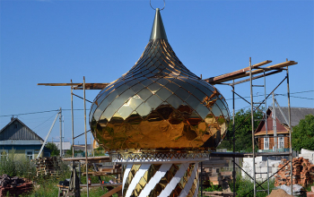 На зембинском храме установлен купол