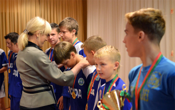 Награждение победителей Покровского мини-футбольного турнира