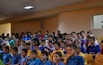 Награждение победителей Покровского мини-футбольного турнира