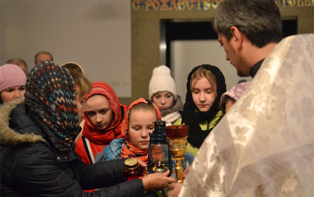 Гайды доставили в храм Рождества Христова благодатный огонь