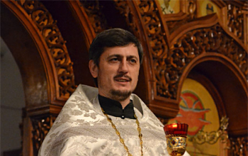 Гайды доставили в храм Рождества Христова благодатный огонь