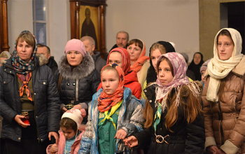 Гайды доставили в храм Рождества Христова благодатный огонь