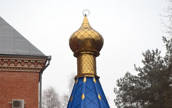 Установлен новый купол колокольни храма Рождества Христова