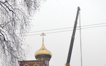 Установлен новый купол колокольни храма Рождества Христова