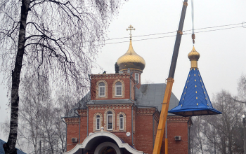 Установлен новый купол колокольни храма Рождества Христова