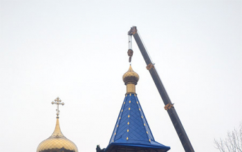 Установлен новый купол колокольни храма Рождества Христова