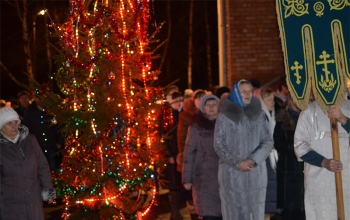 Праздничное Рождественское богослужение в храме Рождества Христова