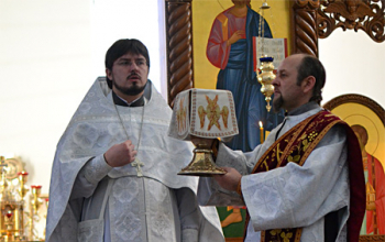 В Свято-Воскресенском соборе чествовали митрофорного протоиерея Иоанна Мисеюка