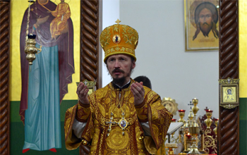 Владыка Вениамин возглавил Божественную литургию в Прощенное воскресенье