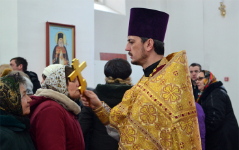 Владыка Вениамин возглавил Божественную литургию в Прощенное воскресенье