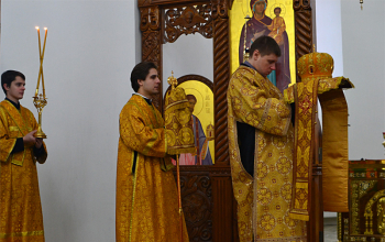 Владыка Вениамин возглавил Божественную литургию в Прощенное воскресенье