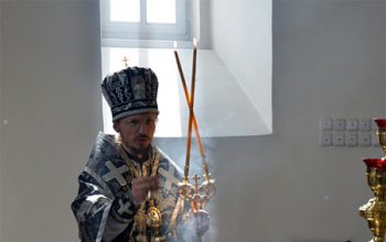 В Великую Среду епископ Борисовский Вениамин возглавил Литургию в Свято-Воскресенском соборе Борисова