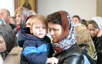 Вечерня Великой Пятницы с выносом Святой Плащаницы в храме Рождества Христова