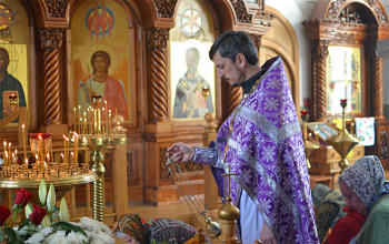 Вечерня Великой Пятницы с выносом Святой Плащаницы в храме Рождества Христова
