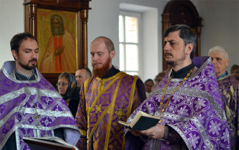 Вечерня Великой Пятницы с выносом Святой Плащаницы в храме Рождества Христова