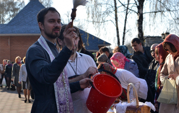 Пасхальные богослужения в храме Рождества Христова