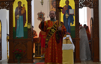 Епископ Борисовский Вениамин в понедельник Светлой седмицы возглавил Божественную литургию в Свято-Воскресенском соборе