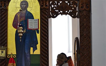 Епископ Борисовский Вениамин в понедельник Светлой седмицы возглавил Божественную литургию в Свято-Воскресенском соборе