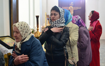 Епископ Борисовский Вениамин в понедельник Светлой седмицы возглавил Божественную литургию в Свято-Воскресенском соборе