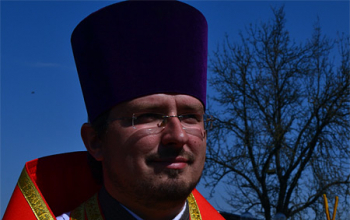 Епископ Борисовский Вениамин в понедельник Светлой седмицы возглавил Божественную литургию в Свято-Воскресенском соборе