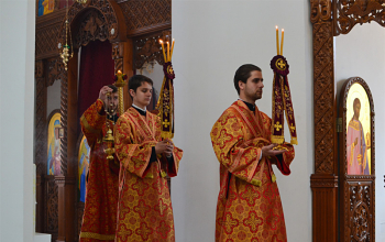 Епископ Борисовский Вениамин в понедельник Светлой седмицы возглавил Божественную литургию в Свято-Воскресенском соборе