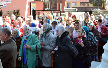 Епископ Борисовский Вениамин в понедельник Светлой седмицы возглавил Божественную литургию в Свято-Воскресенском соборе
