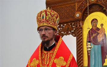 Епископ Борисовский Вениамин в понедельник Светлой седмицы возглавил Божественную литургию в Свято-Воскресенском соборе