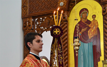 Епископ Борисовский Вениамин в понедельник Светлой седмицы возглавил Божественную литургию в Свято-Воскресенском соборе