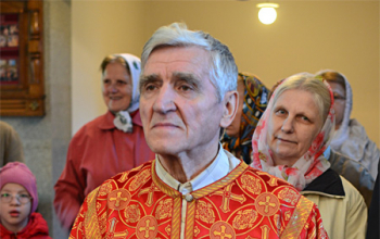 В Светлый четверг Епископ Борисовский Вениамин совершил Литургию в храме Рождества Христова