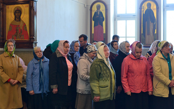 В Светлый четверг Епископ Борисовский Вениамин совершил Литургию в храме Рождества Христова