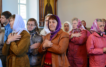 В Светлый четверг Епископ Борисовский Вениамин совершил Литургию в храме Рождества Христова
