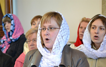 В Светлый четверг Епископ Борисовский Вениамин совершил Литургию в храме Рождества Христова