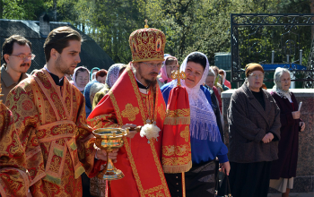 В Светлый четверг Епископ Борисовский Вениамин совершил Литургию в храме Рождества Христова