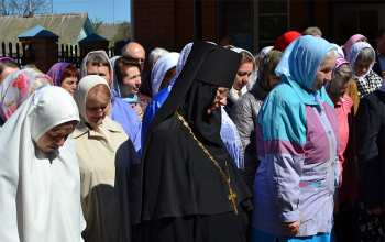 В Светлый четверг Епископ Борисовский Вениамин совершил Литургию в храме Рождества Христова