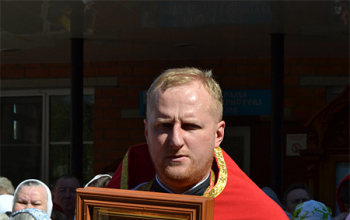 В Светлый четверг Епископ Борисовский Вениамин совершил Литургию в храме Рождества Христова