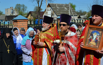 В Светлый четверг Епископ Борисовский Вениамин совершил Литургию в храме Рождества Христова