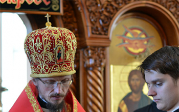 В Светлый четверг Епископ Борисовский Вениамин совершил Литургию в храме Рождества Христова