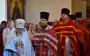 В Светлый четверг Епископ Борисовский Вениамин совершил Литургию в храме Рождества Христова