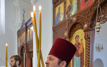 Епископ Борисовский Вениамин совершил вечернее богослужение в Свято-Воскресенском кафедральном соборе