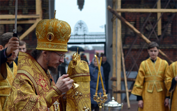 Епископ Вениамин освятил колокол, отлитый к 140-летию Свято-Воскресенского собора