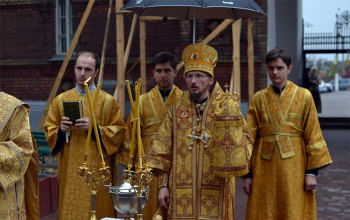 Епископ Вениамин освятил колокол, отлитый к 140-летию Свято-Воскресенского собора