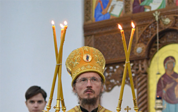 Епископ Вениамин освятил колокол, отлитый к 140-летию Свято-Воскресенского собора