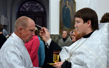 Накануне освящения в Свято-Воскресенском соборе отслужили всенощное бдение