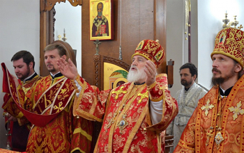 В минувшее воскресенье Владыка Павел возглавил Божественную Литургию в Свято-Воскресенском соборе