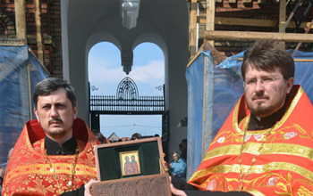 В Борисов прибыла икона и ковчег с частицей мощей святых Петра и Февронии Муромских