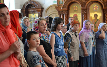 В борисовский храм Рождества Христова доставлена икона Божией Матери «Умягчение злых сердец» («Семистрельная»)